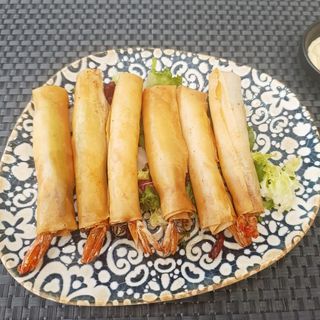 11. ROLLITOS DE GAMBAS  X6