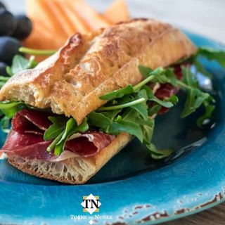 Bocadillo De Serrano