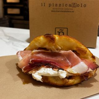 Bacio di pizza di montagna