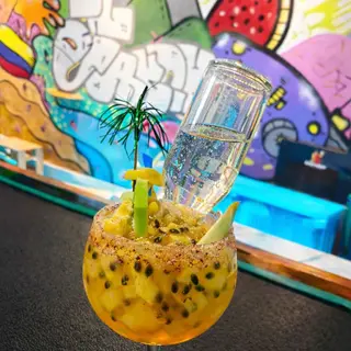 Michelada sin alcohol maracuyá