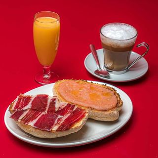 Desayuno Completo Con Jamón