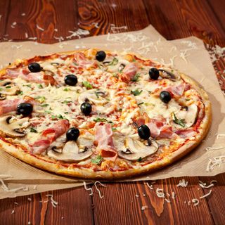 2 Pizzas (32 Cm.) + 1 Doner