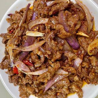 Ternera con cebolla 洋葱牛肉