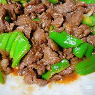 Ternera con pimientos 青椒牛肉