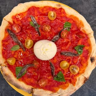 Pizza de burrata y anchoas (30 cm.)