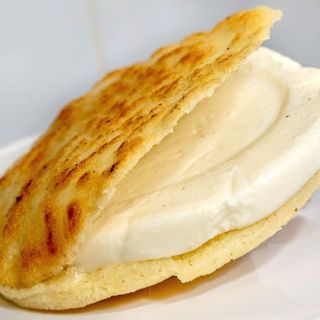 Arepa De Queso Mano