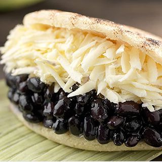 Arepa Dominó