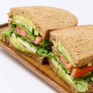 Sandwich Queso Italiano Y Pesto