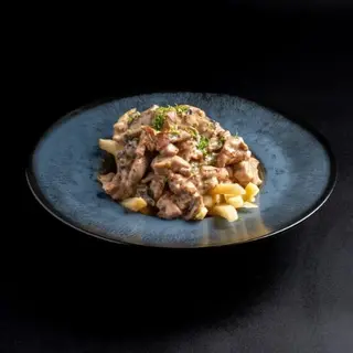 Dados De Solomillo En Salsa De Champiñones