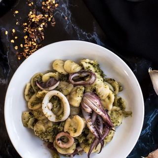Orecchiette Con Salsa De Brócoli E Calamares