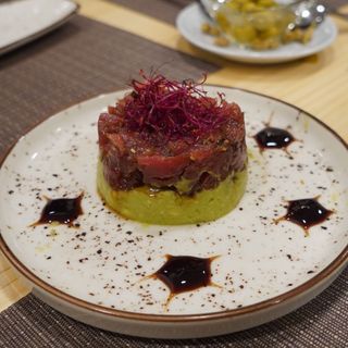 Tartar De Atún Con Guacamole