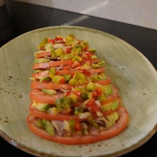 Ensalada De Ventresca Con Tomate