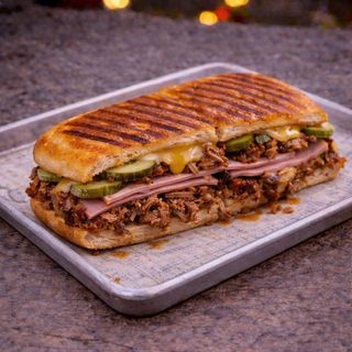 SÁNDWICH CUBANO