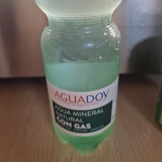 Agua mineral con gas