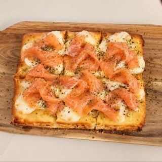 Focaccia De Salmón