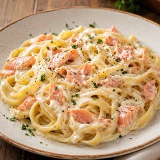 Tallarines Con Crema Y Salmón