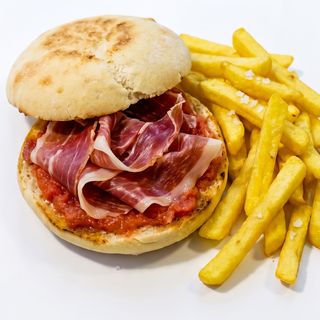 Bocadillo de Jamon Ibérico + patatas fritas