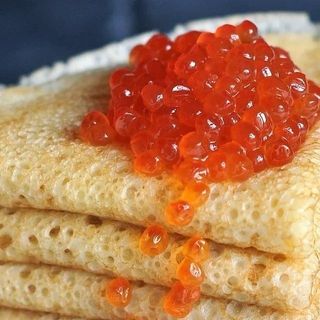 Crapes with caviar