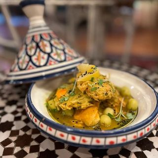 Tagine De Pollo En Su Salsa