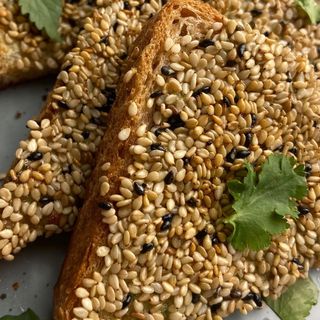 Tostada De Pan Con Gambas