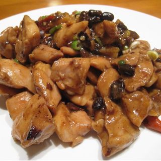 Pollo Con Lentejas Negras