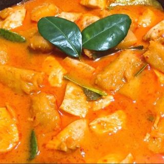 Pollo Con Salsa Curry De Tailandia