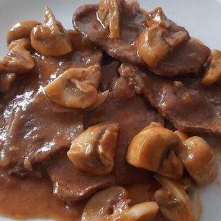 Ternera Con Champiñones