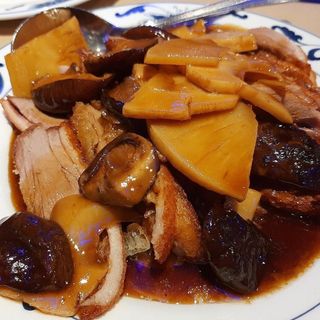 Pato Con Bambú Y Setas China