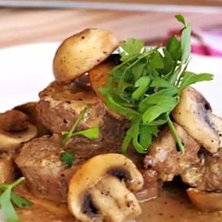 Cerdo Con Champiñón