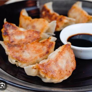 Gyozas De Pollo Y Verduras À La Plancha