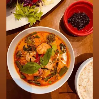 KAENG PANAENG (พะแนง)