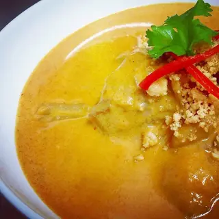 KAENG MATSAMAN (แกงมัสมั่น)