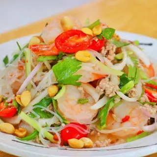 YAM WOON SEN (ยำวุ้นเส้น)