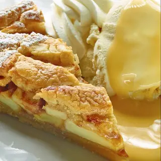 Tarta De Manzana Con Helado