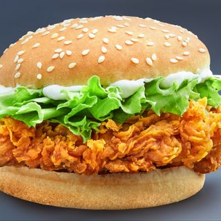 Hamburguesa De Pollo Con Ensalada