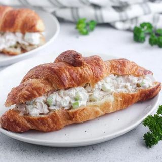 Croissant Con Pollo Y Queso