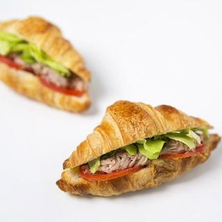 Croissant Vegetal Con Atún