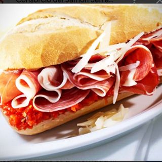 Bocata jamon salado