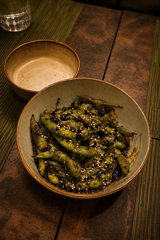 Tapa De Edamame Con Salsa