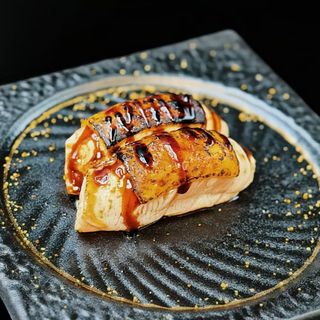 Nigiri Salmón Aburi (2 Uds.)