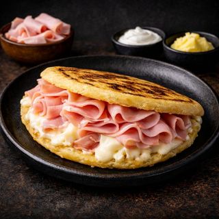 Arepa Queso Y Jamón York