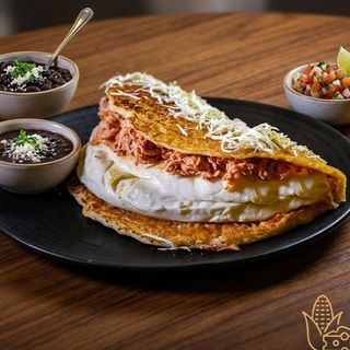 Cachapa Queso Y Pollo