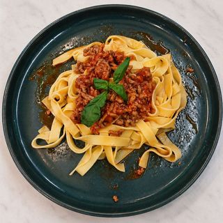 Tagliatelli A La Bolognesa