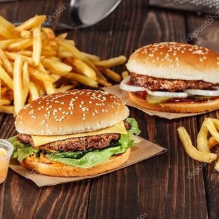 2 Hamburguesa + Patatas + 2 Bebidas