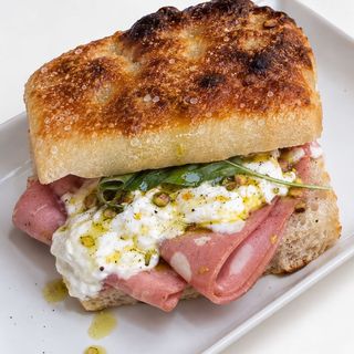 Focaccia De Mortadela