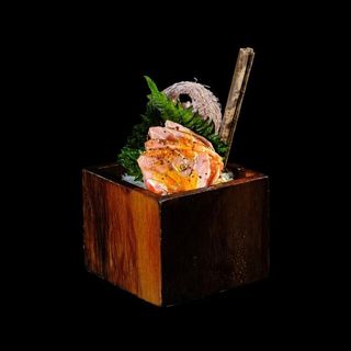 Sashimi Flameado De Salmón