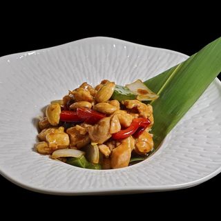 Pollo Con Almendras