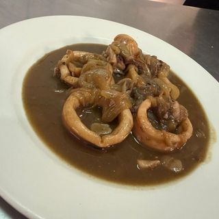 Calamar Encebollado