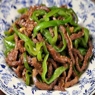 Ternera Con Pimientos Verdes