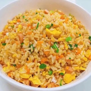 Arroz Frito Tres Delicias Con Curry